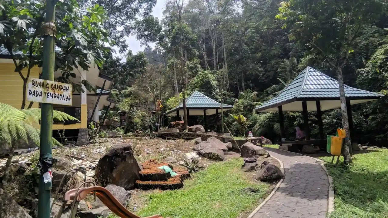 Foto Playground Pondok Halimun